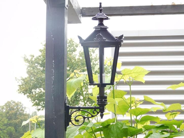 Nostalgische buitenlamp, zwart - aluminium, Antiek en Kunst, Antiek | Verlichting, Ophalen of Verzenden