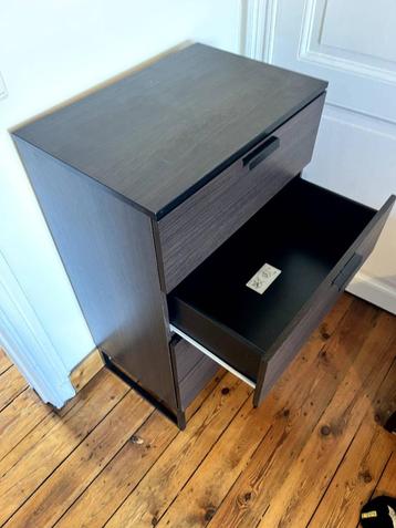 Stijlvol dressoir met 4 laden beschikbaar voor biedingen