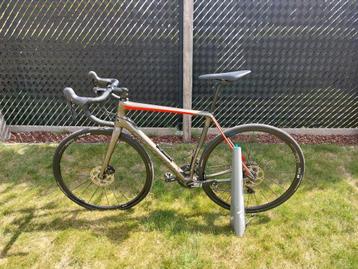 Cannondale synapse carbon 105 discbrakes. beschikbaar voor biedingen