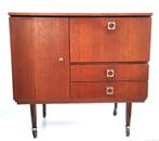 Armoire vintage sur roulettes, buffet, design, danois, Maison & Meubles, Armoires | Commodes, Enlèvement, Utilisé, Teck, Vintage, Midcentury, Scandinavian, Danish