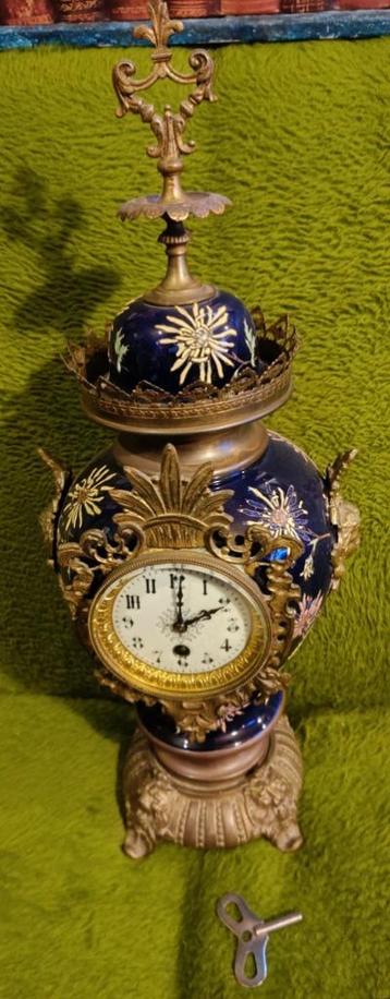 Klok brons met keramiek te koop. beschikbaar voor biedingen