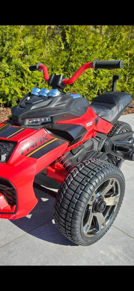 ELEKTRISCHE KINDERMOTOR TRIKE quad MET RC 12 VOLT.., Kinderen en Baby's, Speelgoed | Buiten | Accuvoertuigen, Zo goed als nieuw