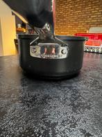 Le Creuset pannetje 17cm, Huis en Inrichting, Keuken | Potten en Pannen, Gebruikt, Gietijzer, Keramische plaat, Ophalen