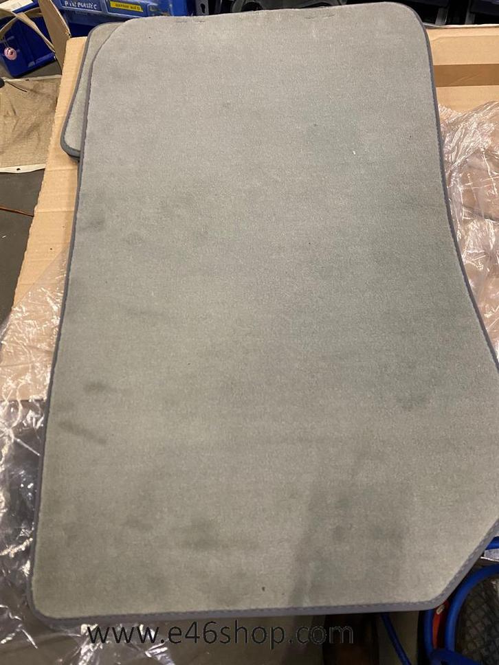 BMW "3 E90 MATTEN SET GRIJS NIEUW, Autos : Pièces & Accessoires, Habitacle & Garnissage, BMW, Neuf, Enlèvement ou Envoi