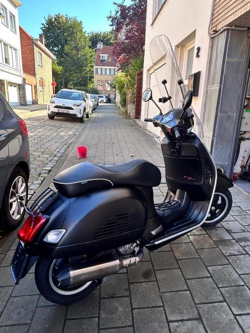 VESPA 300 GTS SUPER SPORT, Motoren, Motoren | Piaggio, Particulier, Sport, 12 t/m 35 kW, 1 cilinder, Minimaal motorrijbewijs A2