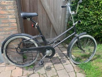 fiets beschikbaar voor biedingen