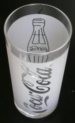 Mat wit glas met Coca-Cola flesje en Coca Cola tekst, Verzamelen, Glas en Drinkglazen, Ophalen of Verzenden, Nieuw