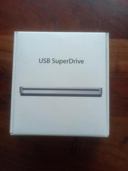 Apple USB SuperDrive, Computers en Software, Optische drives, Zo goed als nieuw, Cd, Dvd, Ophalen of Verzenden