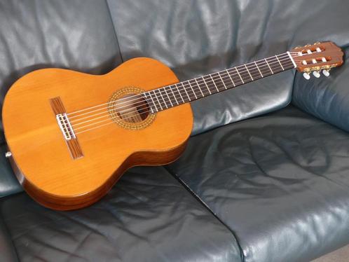 Cuenca  50 R(osewood) met versterking., Musique & Instruments, Instruments à corde | Guitares | Acoustiques, Comme neuf, Guitare classique ou espagnole