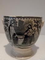 Bol œuf d'autruche en porcelaine avec motifs religieux, Antiquités & Art