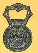 1664 De Kronenbourg vintage flesopener, Collections, Autres marques, Utilisé, Enlèvement ou Envoi, Ouvre-bouteille