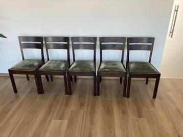 Stoelen beschikbaar voor biedingen