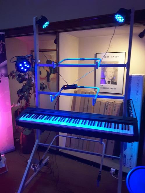 Professionele STAND voor meerdere instrumenten, Muziek en Instrumenten, Piano's, Zo goed als nieuw, Ophalen of Verzenden