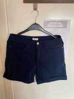 Donkerblauw jeans shortje, Kleding | Dames, Spijkerbroeken en Jeans, Nieuw, Ophalen of Verzenden