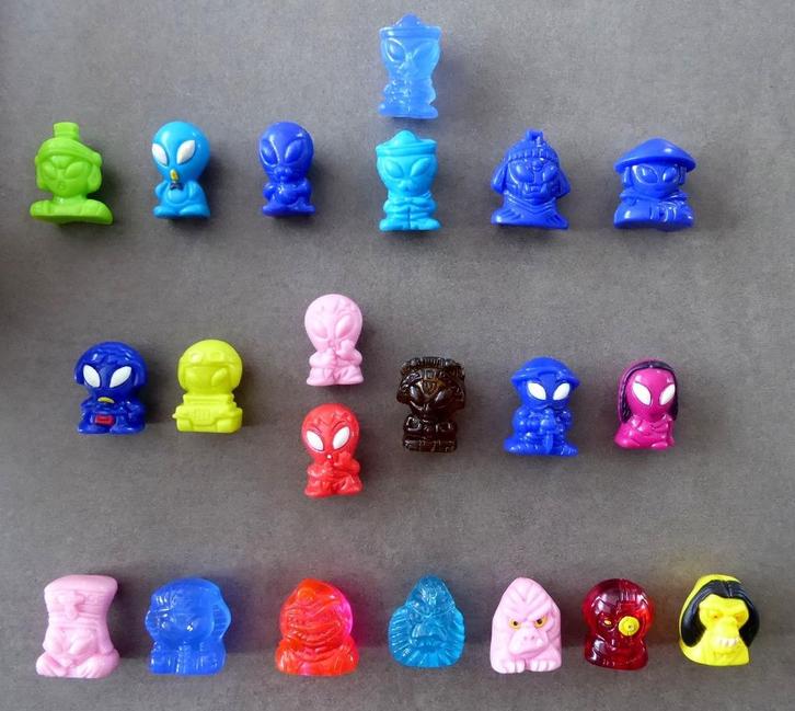 Lot 21 Gogo's Crazy Bones „Aliens” inclusief zeldzame, Verzamelen, Poppetjes en Figuurtjes, Zo goed als nieuw, Ophalen of Verzenden