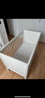 Babybed, Kinderen en Baby's, Kinderkamer | Bedden, Ophalen, Matras