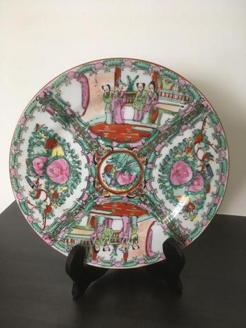 Chinees bord met statief beschikbaar voor biedingen