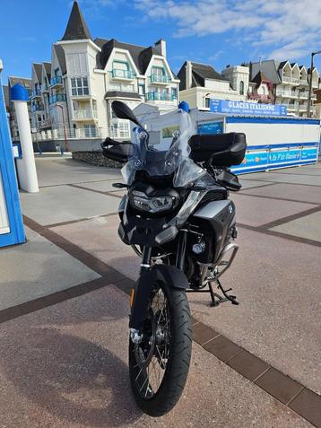 BMW 850 Tripple Zwart beschikbaar voor biedingen