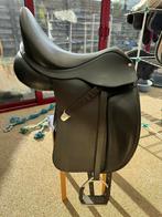 Bates dressuurzadel 17”, Dieren en Toebehoren, Ophalen, Zo goed als nieuw, Dressuur