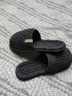 Chaussons faits à la main.  Taille 37, Neuf, Gris, Enlèvement ou Envoi, Pantoufles