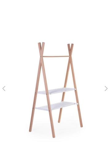 Mooie babywieg in Scandinavische stijl inclusief matras beschikbaar voor biedingen