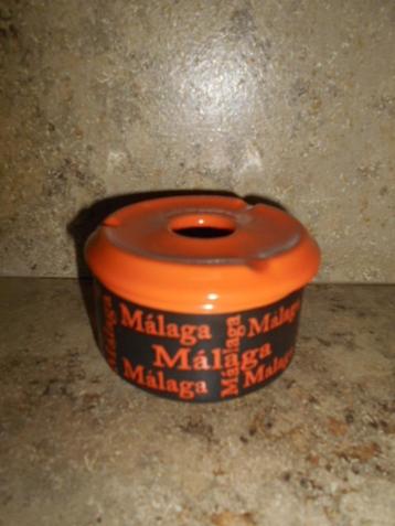 Verschillende asbakken / 3 voor 5 € beschikbaar voor biedingen