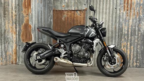 Triumph Trident 660 Matt Black, Motoren, Motoren | Triumph, Bedrijf, Naked bike, meer dan 35 kW, 3 cilinders, Minimaal motorrijbewijs A2