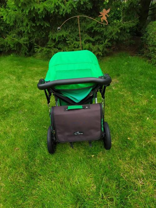 Buggy urbain dans la jungle en vert naturel, Enfants & Bébés, Buggys, Protection de pluie, Couverture pieds, Ombrelle, Enlèvement