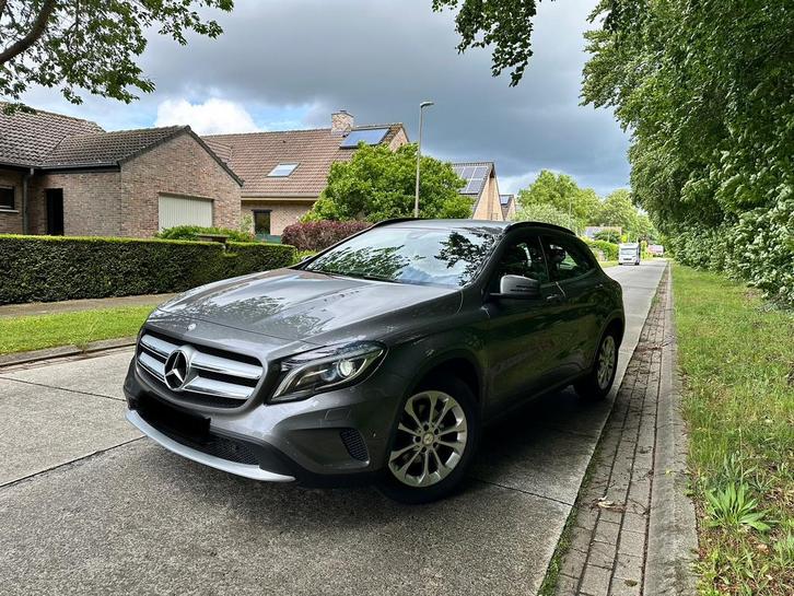 Mercedes GLA Benzine, Auto's, Mercedes-Benz, Particulier, GLA, Elektrische koffer, Benzine, Euro 6, 5 deurs, Handgeschakeld, Zilver of Grijs