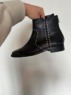 Enkellaarsjes, Enlèvement