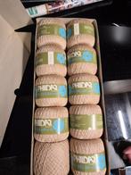 Doos bolletjes katoen, Ophalen