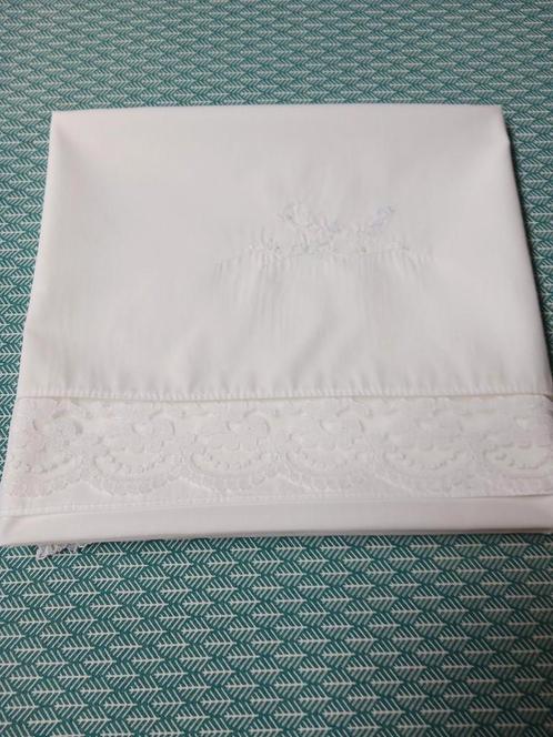 Vintage wiegenlaken en hoofdkussenovertrek., Kinderen en Baby's, Kinderkamer | Beddengoed, Gebruikt, Ophalen of Verzenden