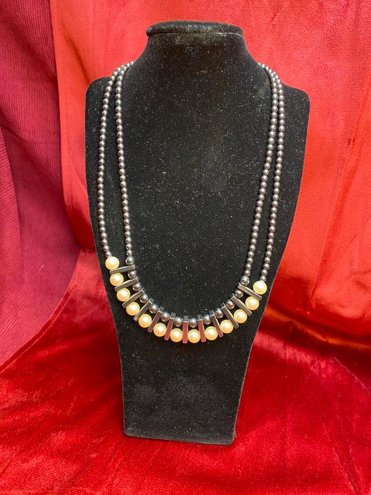 Zwarte Onyx Ketting met Gouden Accenten, Handtassen en Accessoires, Kettingen, Zo goed als nieuw, Zwart, Ophalen of Verzenden