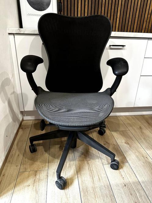 Herman Miller Mirra 2 Butterfly, Huis en Inrichting, Bureaustoelen, Zo goed als nieuw, Bureaustoel, Zwart, Ergonomisch, Gaming bureaustoel