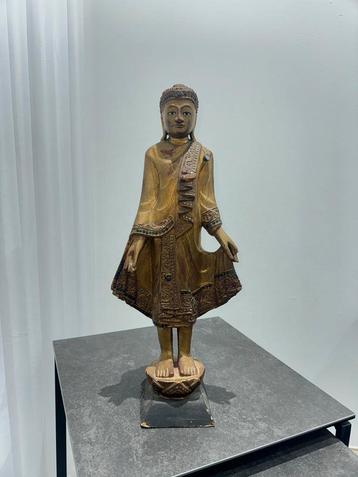 Antiek Boeddhabeeld beschikbaar voor biedingen