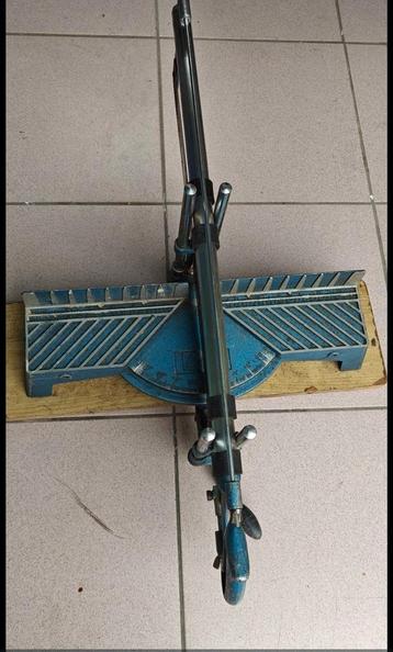 Verstekzaag  beschikbaar voor biedingen