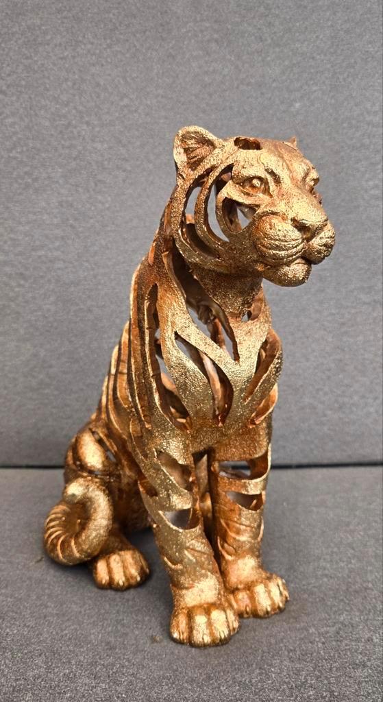 Gouden open gewerkte decoratie tijger beeld, Verzamelen, Beelden en Beeldjes, Ophalen