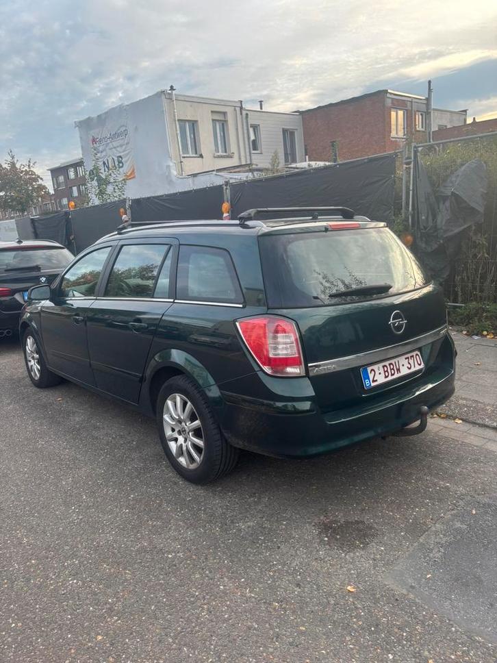 Opel astra 1.7cdti, Auto's, Opel, Particulier, Astra, Trekhaak, Diesel, 5 deurs, Handgeschakeld, Groen, Grijs, Stof, Voorwielaandrijving