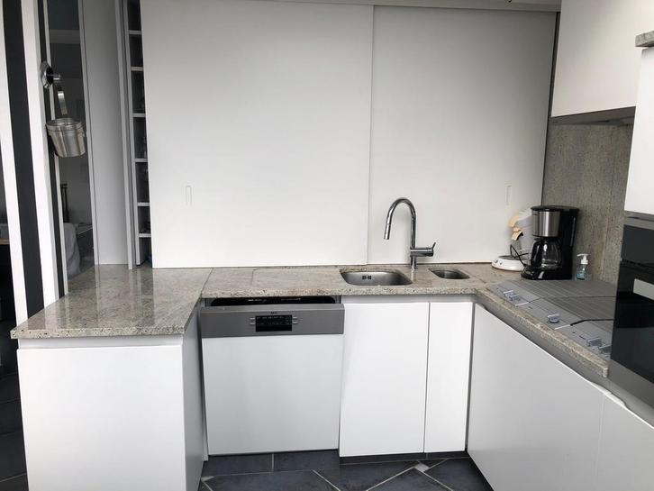 Gratis keuken zelf uit te breken 10-11/01 te Westende, Huis en Inrichting, Keuken | Complete keukens, Zo goed als nieuw, U-keuken