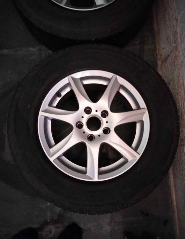 Michelin Latitude x ice winterbanden (Tucson, ix 35) € 285, Auto-onderdelen, Banden en Velgen, Band(en), Winterbanden, Ophalen