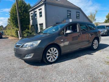 Opel Astra 1.6i Sports Tourer Cosmo,Leder,Gps,Sensoren,... beschikbaar voor biedingen