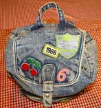 A vendre Sac à dos en jean, avec écussons Smiley, 25 tot 40 cm, Zo goed als nieuw, 30 tot 45 cm, Ophalen