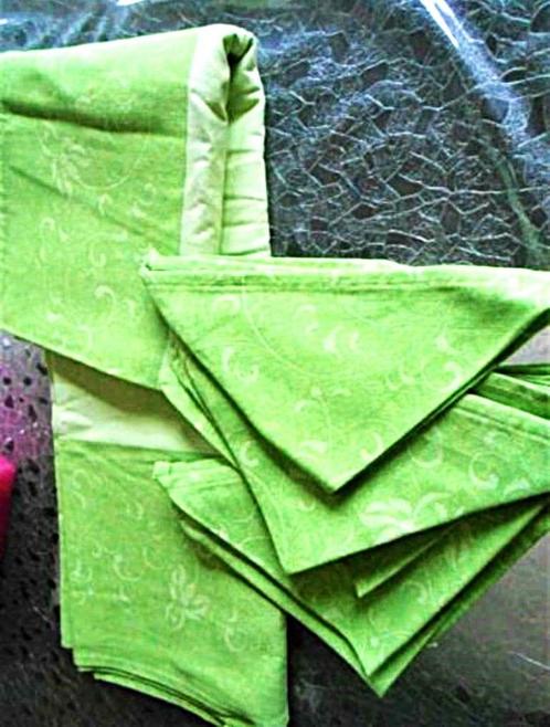 Tafelkleedset met 6 servetten, nieuw, Huis en Inrichting, Tafelkleden, Nieuw, Rechthoek, Ophalen of Verzenden