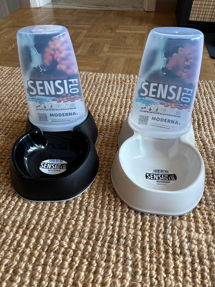 Moderna Drink-/Voerfontein Sensi Flo Plastic 1.5 liter NIEUW, Dieren en Toebehoren, Hondenvoerbakken en Drinkbakken, Nieuw, Verstelbaar