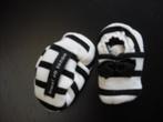 eerste baby slofjes house of jamie-nette staat, Kinderen en Baby's, Ophalen, Zo goed als nieuw, Jongetje of Meisje, Slofjes