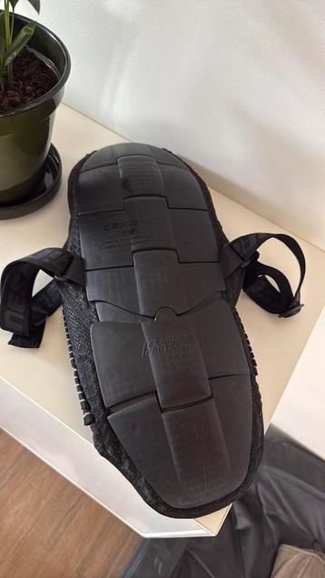 Dainese rugprotector maat L beschikbaar voor biedingen