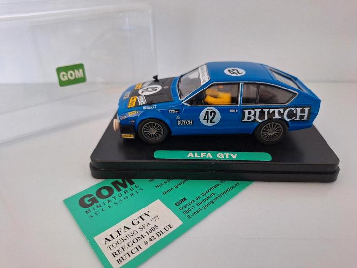 Gom Alfa Romeo GTV Touring Spa 1977 Blue San Remo gom 1005, Kinderen en Baby's, Speelgoed | Racebanen, Nieuw, Racebaan, Elektrisch
