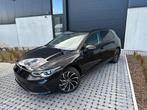 Volkswagen Golf 1.5 eTSI OPF DSG Life - CarPlay Camera ACC, Stof, 1498 cc, 4 cilinders, Zwart