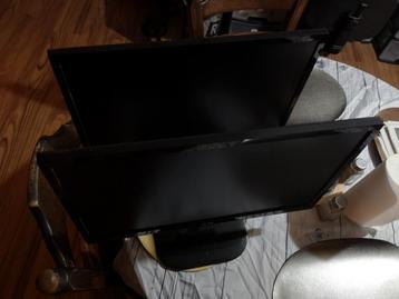 2 LG schermen, boge hz, voor gaming of computerwerk beschikbaar voor biedingen