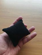 Juwelen kussentjes, Ophalen
